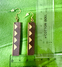 Load image into Gallery viewer, Wood Touch Earrings P