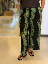 画像をギャラリービューアに読み込む, 🌺新柄入荷しました‼️🌺☆ Ku'ulei Hawaii Newワイドパンツ