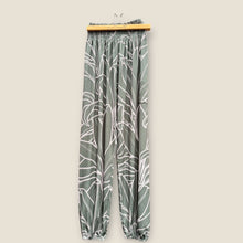 Load image into Gallery viewer, ☆New☆ Ku'ulei Hawaii Aladdin Pants