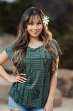 Load image into Gallery viewer, 【Hula is Life】プイリ・ドルマンTシャツ(グリーン)|フラ楽器デザイン