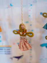 画像をギャラリービューアに読み込む, マクラメタペストリー【Hula Girl / Tahitian Girl】