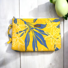 Load image into Gallery viewer, "KAHOKU" clutch bag