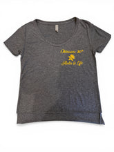 Load image into Gallery viewer, 【再入荷】Hula is Life × Lei Hale Okinawa コラボ “紅型 Hula Vibes” スクープネックTシャツ