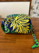 Load image into Gallery viewer, "KAHOKU" Caramel Box Pouch M