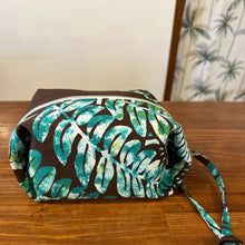 Load image into Gallery viewer, "KAHOKU" Caramel Box Pouch M