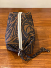 Load image into Gallery viewer, "KAHOKU" Caramel Box Pouch M