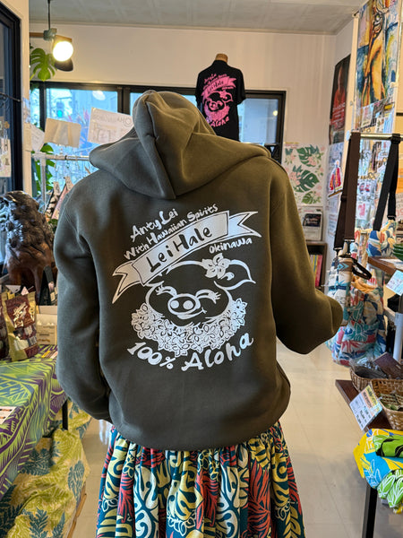 ”アンティ レイ“パーカーの季節がやって来ました❣️