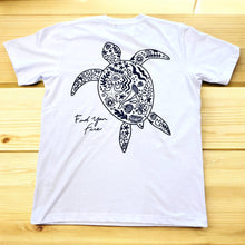 画像をギャラリービューアに読み込む, Hulalani Hawaii “Honu” Tシャツ

