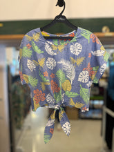 Load image into Gallery viewer, Aloha柄コットンリボンクルートップス
