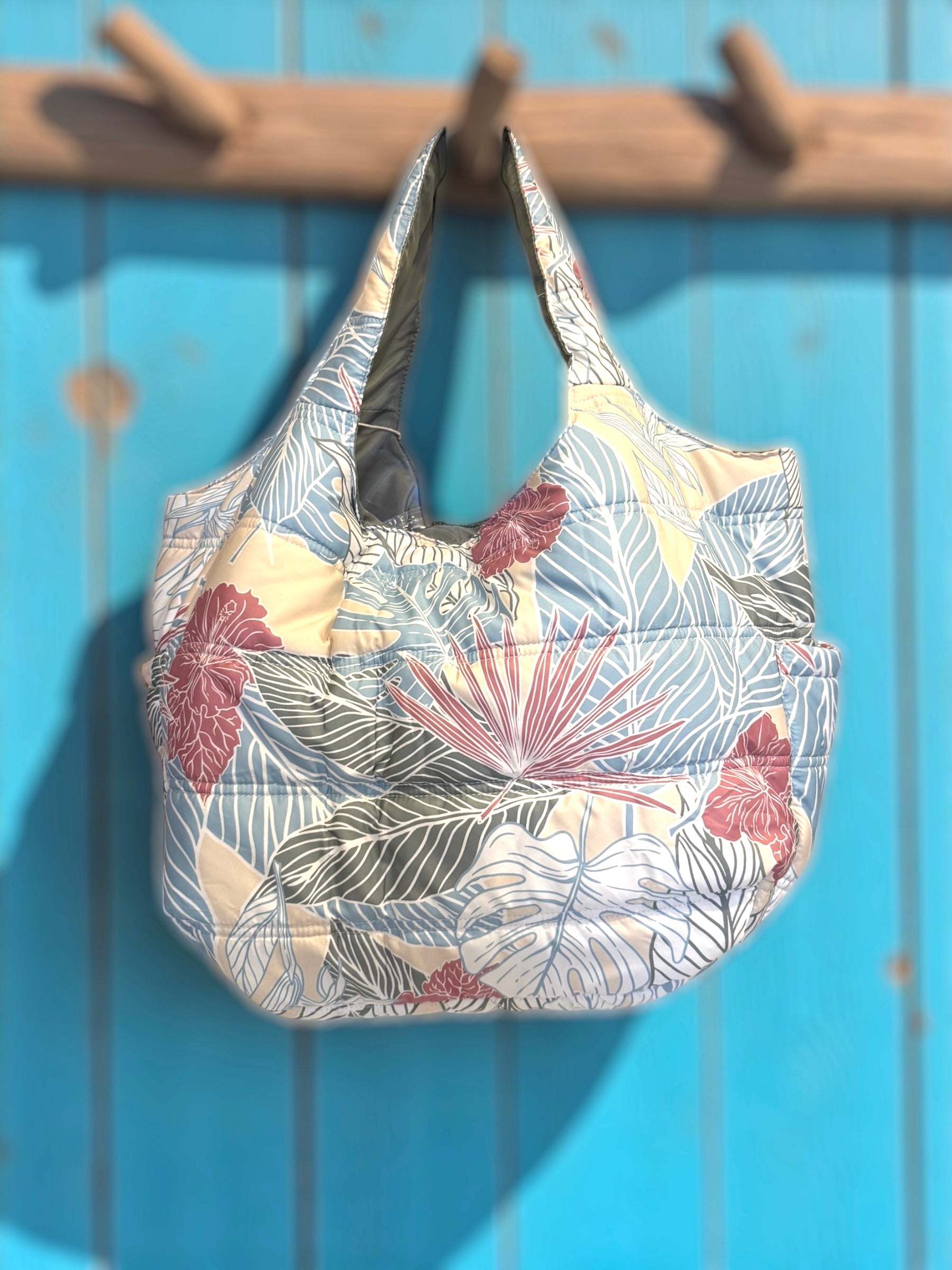 M〜Lサイズ　ホロクウ　イリマレイ　パフスリーブ　Ｖネック　hula ハワイ M〜Lサイズ ホロクウ イリマレイ パフスリーブ Vネック hula ハワイ M