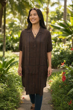 Load image into Gallery viewer, Hula is Life / Mālie Dress（マーリエ・ドレス）- Puʻili Brown（プイリ・ブラウン）
