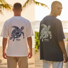 画像をギャラリービューアに読み込む, ホヌ柄：Hula Lani Hawaii ハワイアンバックプリントTシャツ メンズ 半袖 ホヌ
