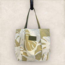 Load image into Gallery viewer, ※アロハコレクション ※Aloha Collection -Monstera Shade RVS Tote - Sand
