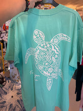 画像をギャラリービューアに読み込む, Hulalani Hawaii “Honu” Tシャツ
