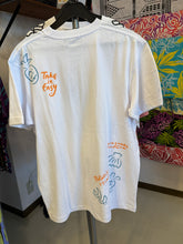 Load image into Gallery viewer, Hulalani Hawaii “Pop of Hawaii” Tシャツ
