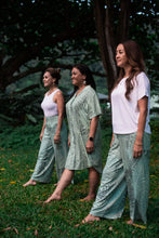 画像をギャラリービューアに読み込む, ※再入荷しました！！※【Hula is Life】Palapalai - Palazzo Pants（パラパライ・パラッツォパンツ）／ハワイ直輸入！［送料無料］
