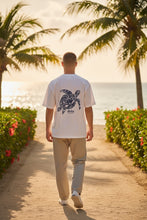 画像をギャラリービューアに読み込む, ホヌ柄：Hula Lani Hawaii ハワイアンバックプリントTシャツ メンズ 半袖 ホヌ
